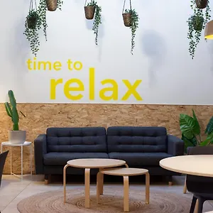 https://be-sound-hostel.catalonia-hotels.com